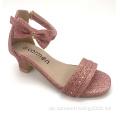 Neue Peep-Toe-Prinzessin-Sandalen mit niedrigem Haken